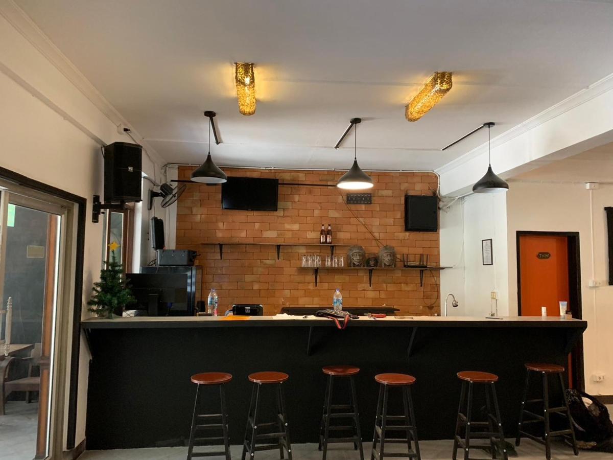 Revolution Hostel צ'יאנג מאי מראה חיצוני תמונה