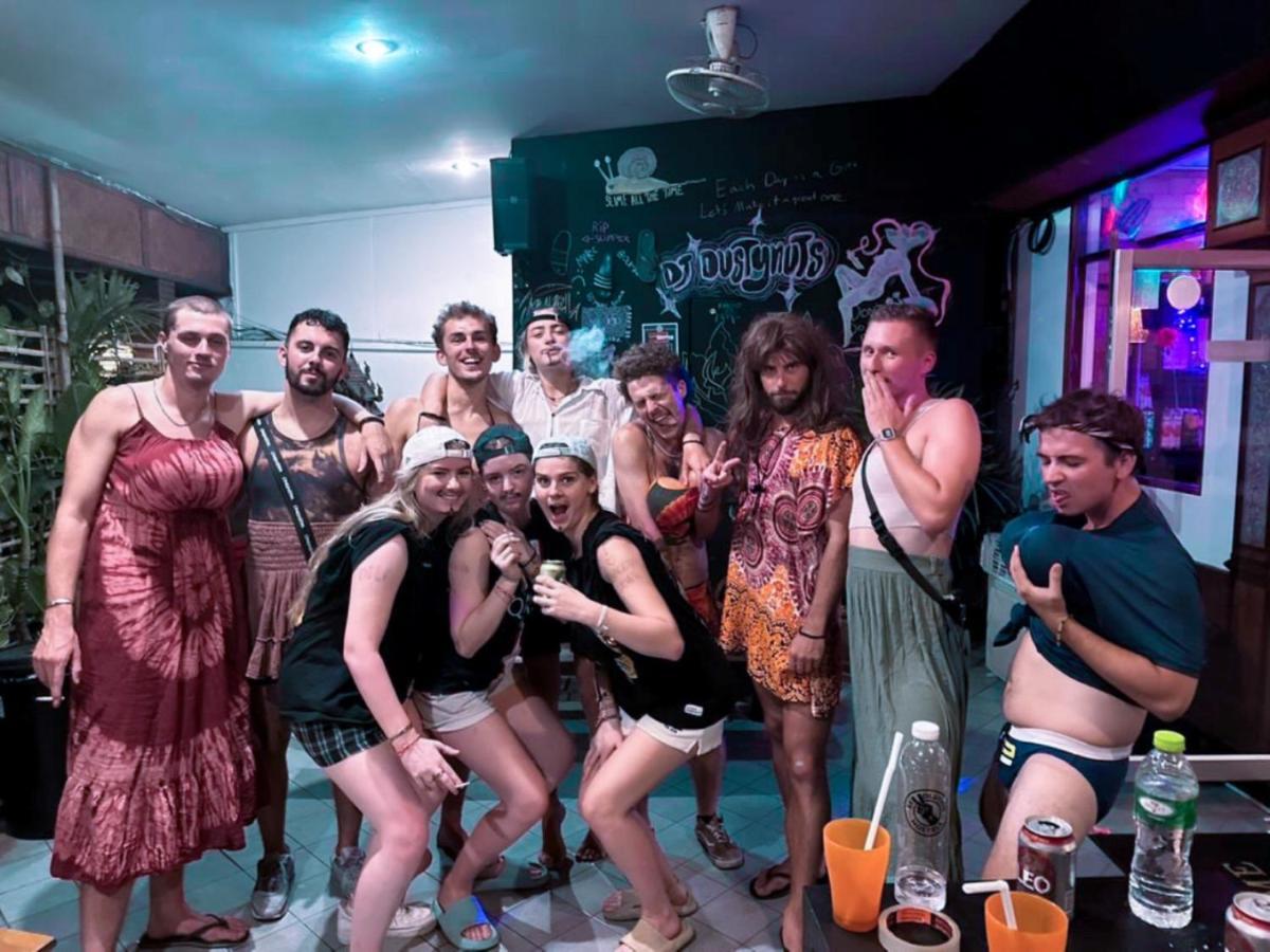 Revolution Hostel צ'יאנג מאי מראה חיצוני תמונה
